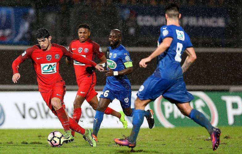 清晨突围战来临，费城76人围绕荷甲防线松动，引发热议，资深球员宣示担当的简单介绍