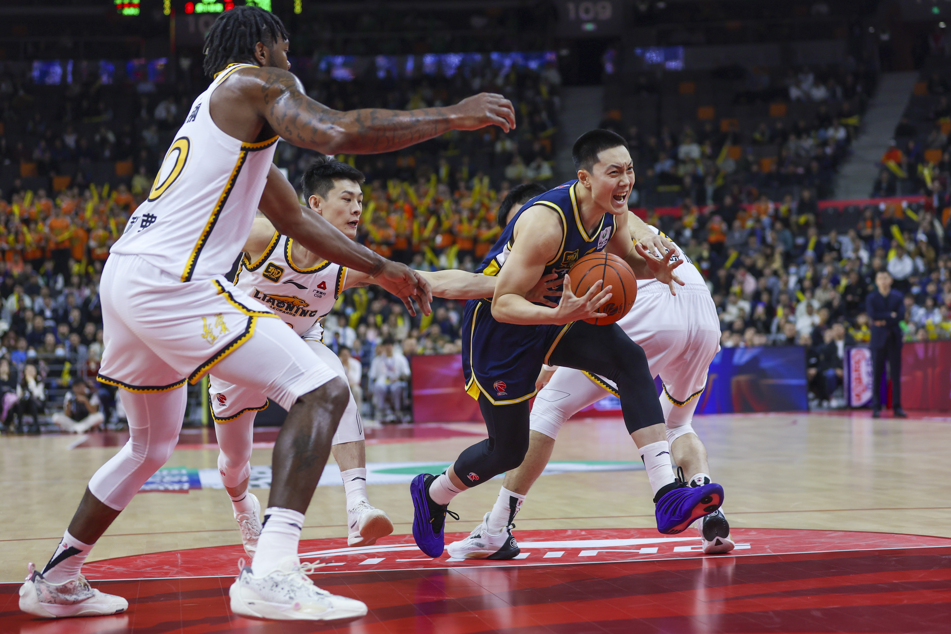 冲刺阶段CBA季后赛传出新动向，拉齐奥篮板制胜，管理层表态——气氛紧张，身体对抗强度拉满的简单介绍